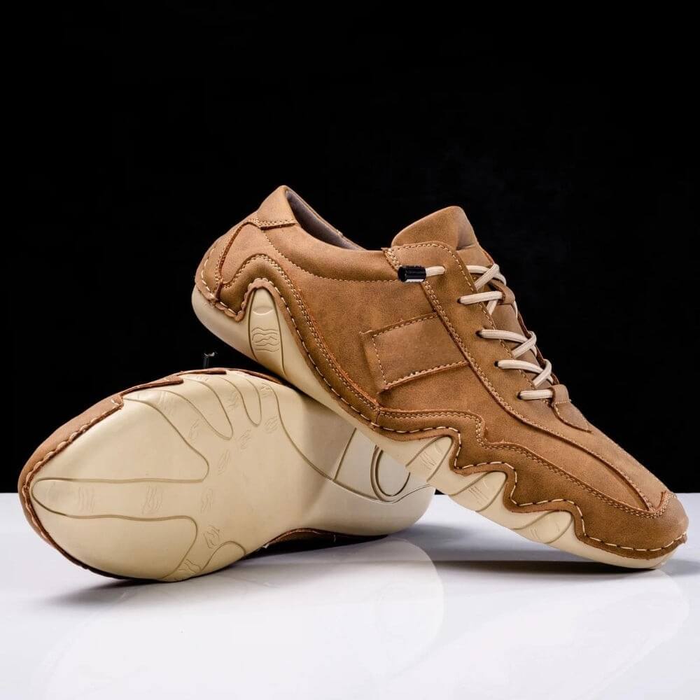 Braune Wildleder-Schnürschuhe für Herren – Bequeme und strapazierfähige Alltagsschuhe.