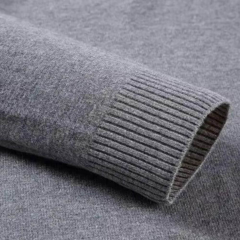 Niels Pullover Grau – Der perfekte Begleiter für den Winter aus feinstem Kaschmir.