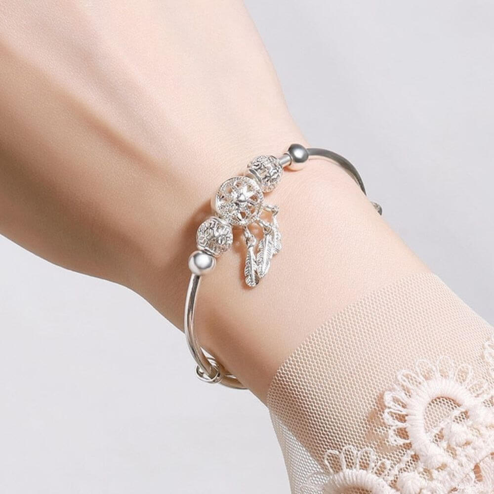 Damen Traumfänger-Armband mit Federn und Perlen – verstellbar
