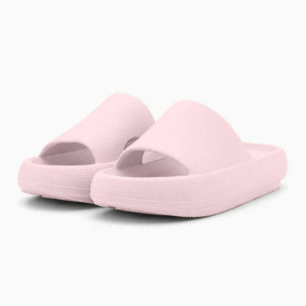 Hellrosa CloudSteps Slipper – federleicht, ergonomisch und stylisch für den Alltag.