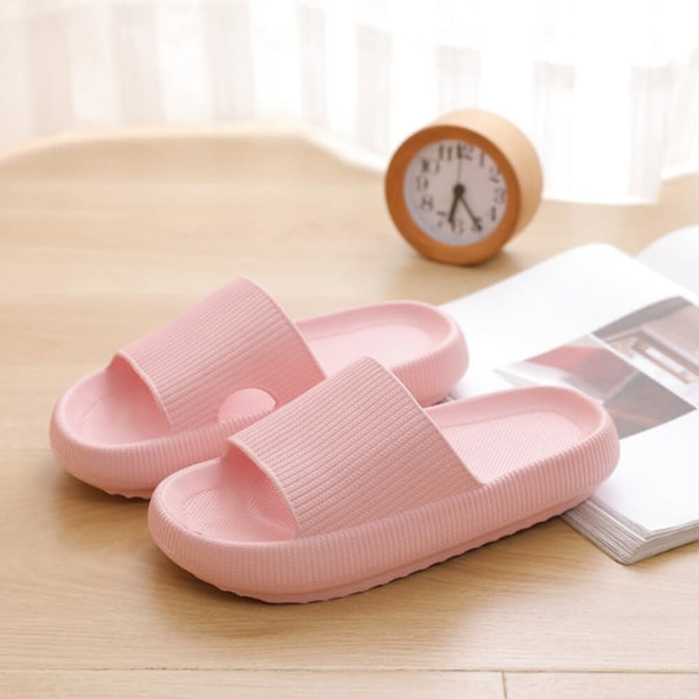 Rosa CloudSteps Hausschuhe – weiche, rutschfeste Slipper für Damen, ideal für Zuhause.