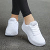 Weiße Ettos Erika Sneaker – Minimalistische und stilvolle Damen-Laufschuhe mit atmungsaktivem Mesh und rutschfester Sohle.