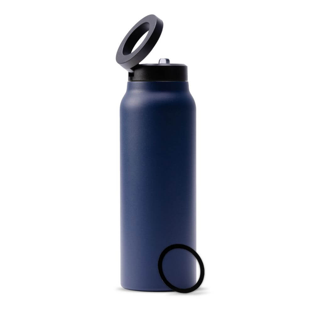 Blaue Wasserflasche aus Edelstahl mit innovativem Ringdeckel für einfaches Tragen.