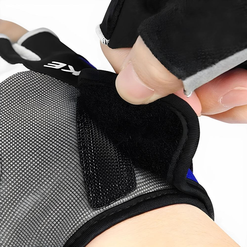 Bequeme blaue Fahrradhandschuhe mit Anti-Rutsch-Beschichtung und stabiler Lenkerkontrolle