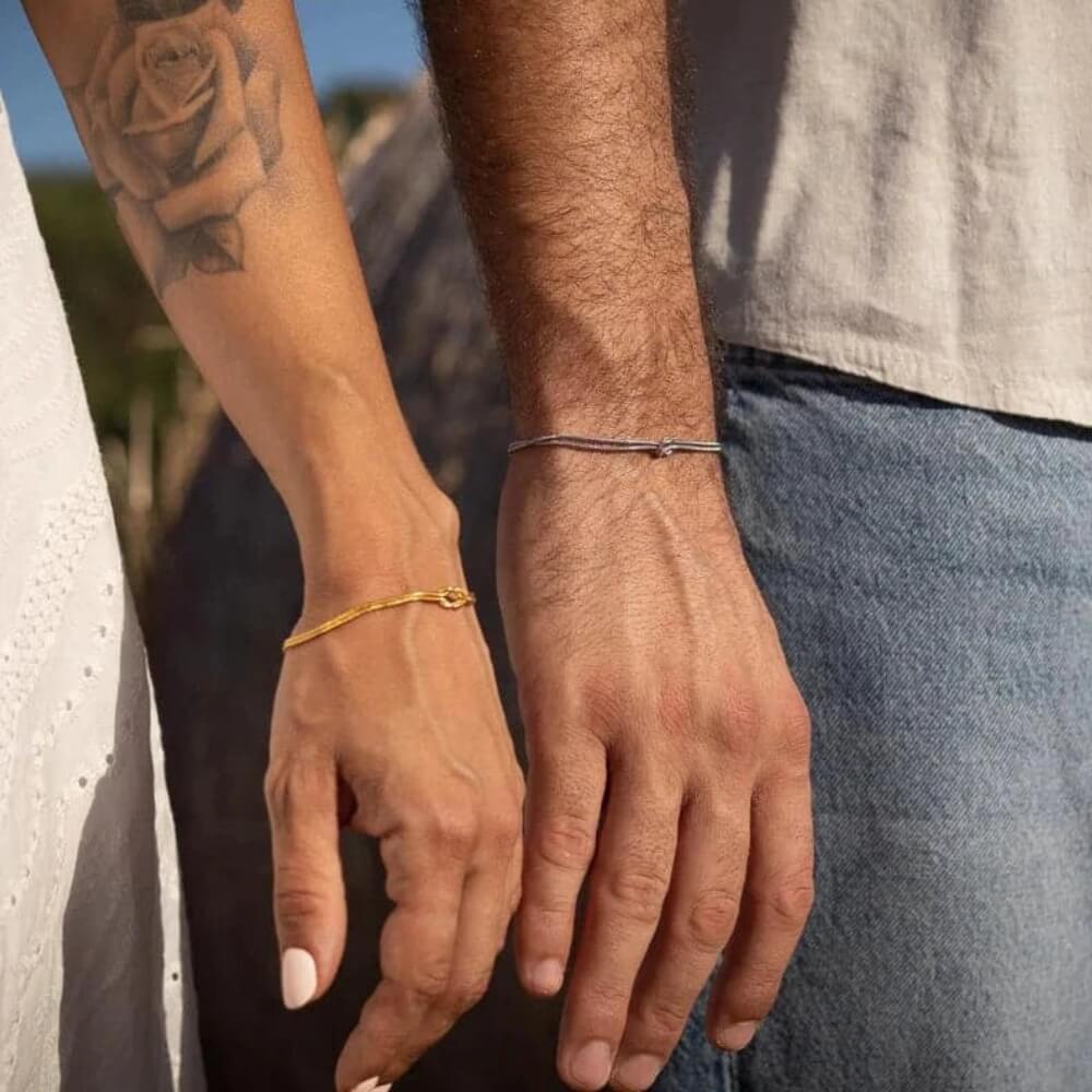 Stilvolle Knotenarmbänder in verschiedenen Farben – Hochwertiger Schmuck für Damen und Herren.