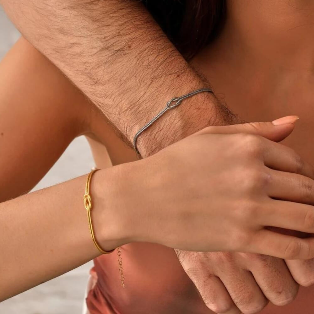 Unisex Infinity-Knoten-Armband in Gold und Silber – Einzigartiges Schmuckstück für jeden Anlass.