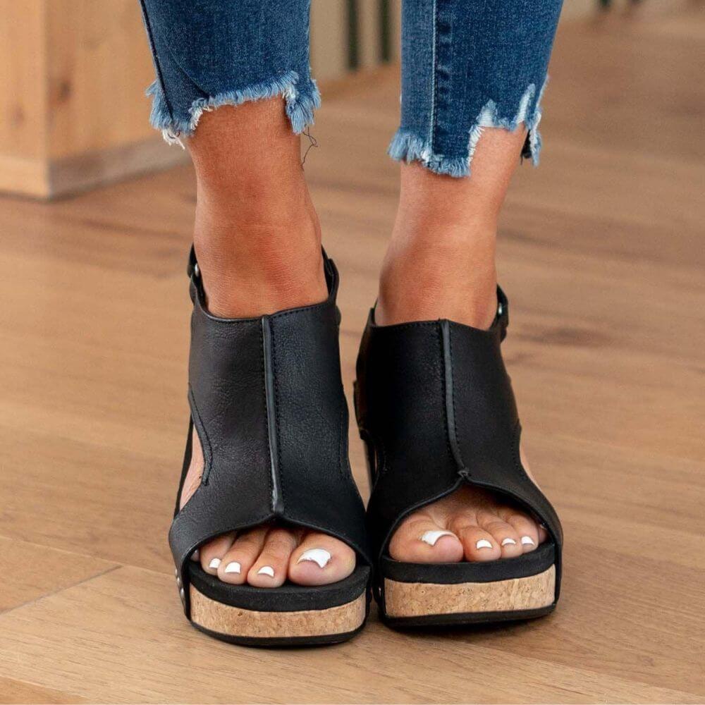 Bequeme Retro Plateausandalen mit Riemen