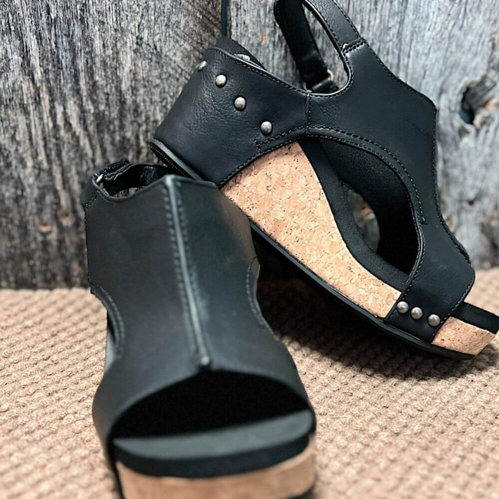 Bequeme Retro Plateausandalen mit Riemen